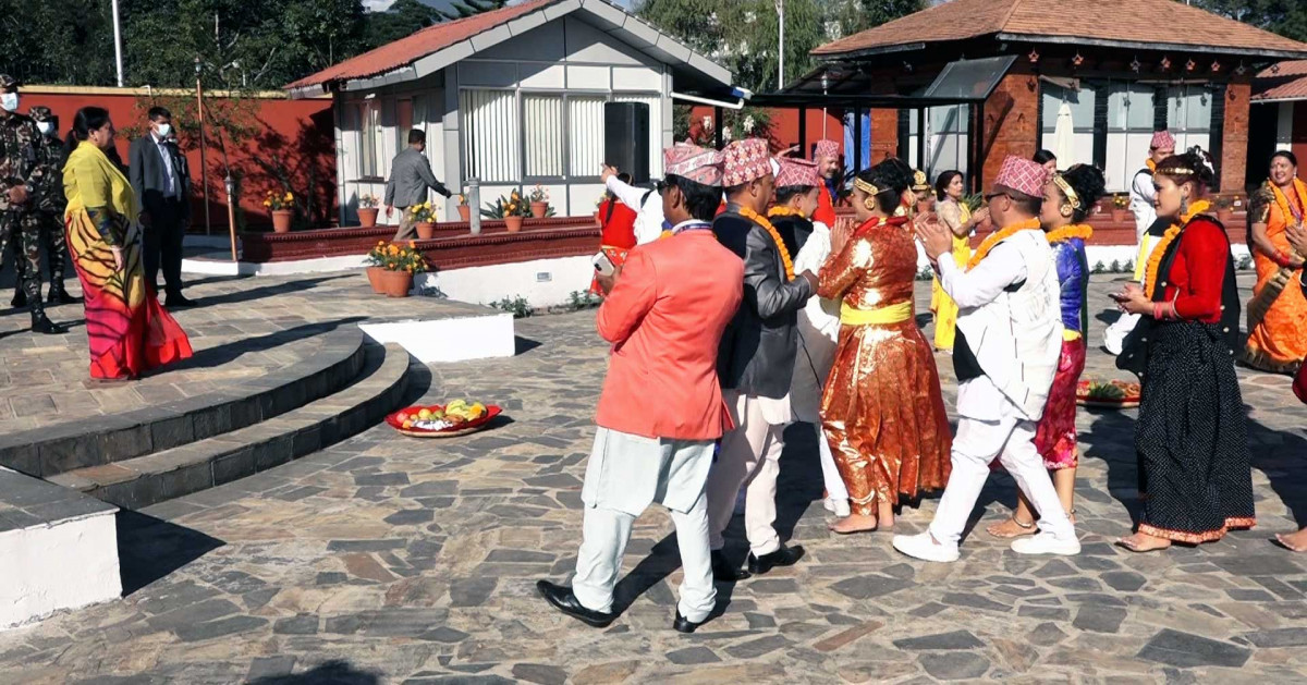 शीतलनिवासमा खेलियो देउसी–भैलो