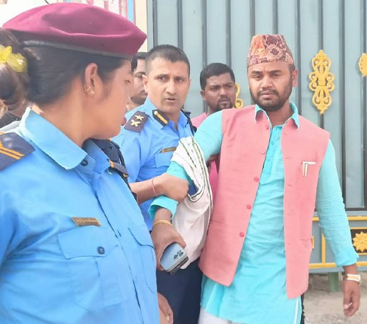 बारामा निर्वाचन अधिकृतको कार्यालयमा ताला लगाउने एक वडाध्यक्ष पक्राउ
