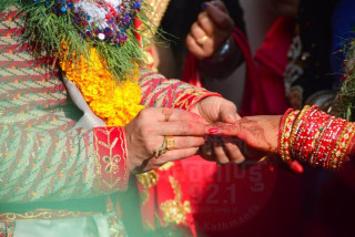 २० वर्ष पुगेर विवाह गर्ने किशोरीलाई रु १० हजार
