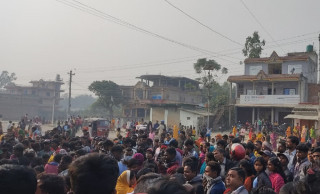महोत्तरीमा स्थानीय र प्रहरीबीच झडप‚ ५ राउन्ड अश्रुग्याँस प्रहार
