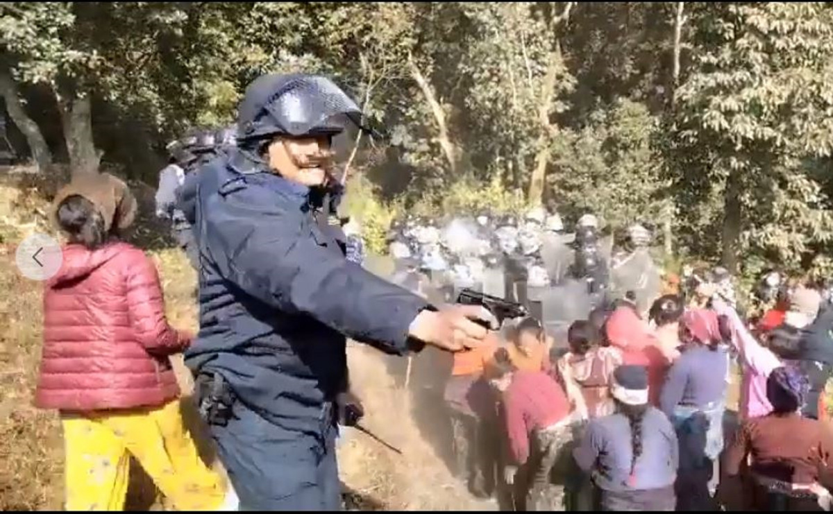 स्थानीयलाई पेस्तोल ताक्ने इन्स्पेक्टरमाथि छानबिन सुरु