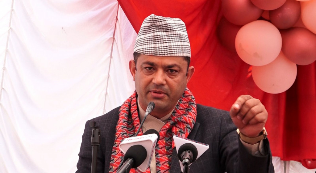 विभागलाई मन्त्री गिरीको निर्देशन– गुणस्तरहीन औषधि बिक्रीको गुनासो छ, निगरानी बढाउनूस्