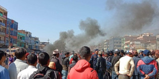 बसले महिला च्यापेको विरोधमा सुर्खेत तनावग्रस्त