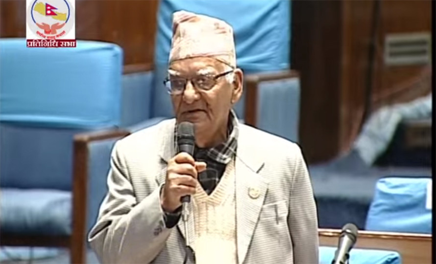 चित्रबहादुर केसीको प्रश्न : भारतको कर्मचारी आउँदा लम्पसार किन ?