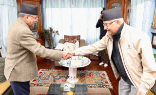 राष्ट्रपति निर्वाचनको दौडधुप : ओली भेट्न प्रचण्ड बालकोटमा