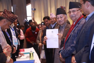 राष्ट्रपतिमा एमालेबाट सुवासचन्द्र नेम्बाङको उम्मेदवारी दर्ता, यी हुन् प्रस्तावक र समर्थक