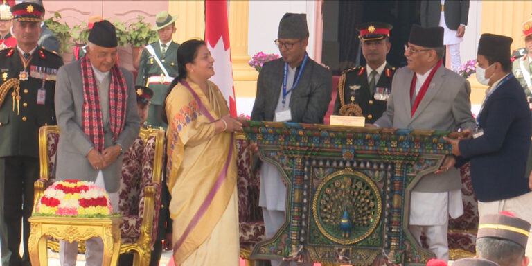निवर्तमान राष्ट्रपति भण्डारीको कार्यकाल सकिएसँगै विभिन्न बहस शुरु,आलोचनाबाट मुक्त रहिनन् भण्डारी (खासखबर)