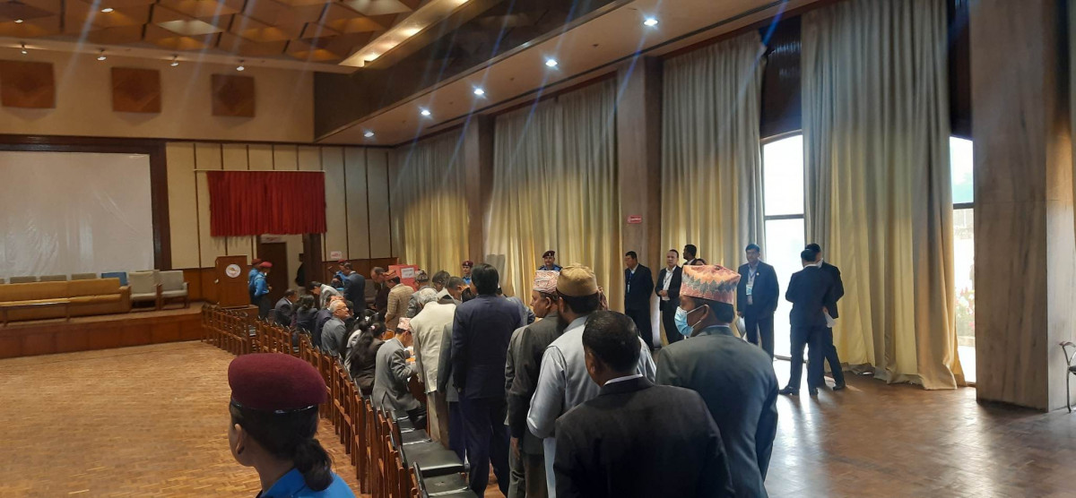उपराष्ट्रपति निर्वाचन अपडेट: ८ सय १६ जनाले गरे मतदान