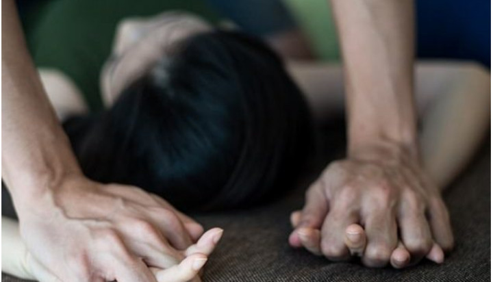 २ कक्षामा अध्ययनरत बालिका शिक्षकबाटै बलात्कृत