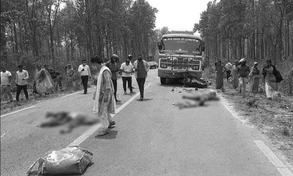 बसको ठक्करबाट एकै परिवारका तीन जनाको मृत्यु