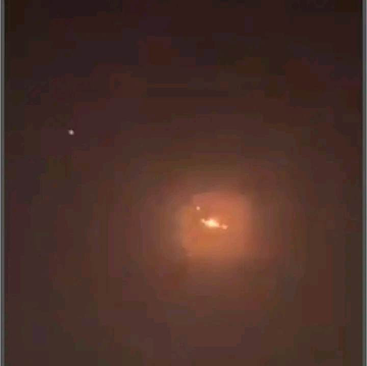 जहाज अझै आकाशमै,अवतरण गराउने प्रयास, विमानस्थलमा दमकल परिचालन