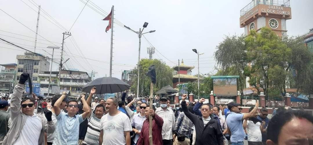 पहिचानवादीको आन्दोलनले धनकुटा हिँडेका मुख्यमन्त्री कार्की बिचैबाट फर्किए