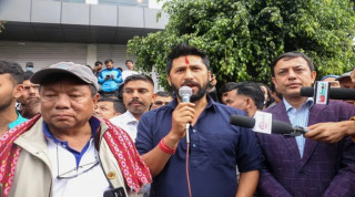 महावीर पुनको आन्दोलनमा रवि लामिछानेको समर्थन, धर्नामा सहभागी हुन माइतीघर पुगे