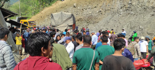 तनहुँमा ट्रकको ठक्करबाट घाइते ८ मध्ये ३ जनाको मृत्यु