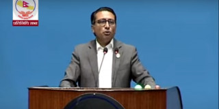 ‘अर्थतन्त्र अब झारफुकले चल्दैन, सर्जरी नै गर्नुपर्छ’: स्वर्णिम वाग्ले
