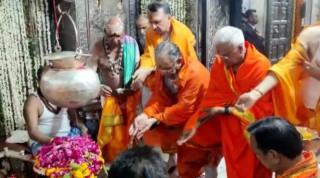 प्रधानमन्त्री प्रचण्डद्वारा महाकालेश्वर मन्दिरमा पूजाअर्चना