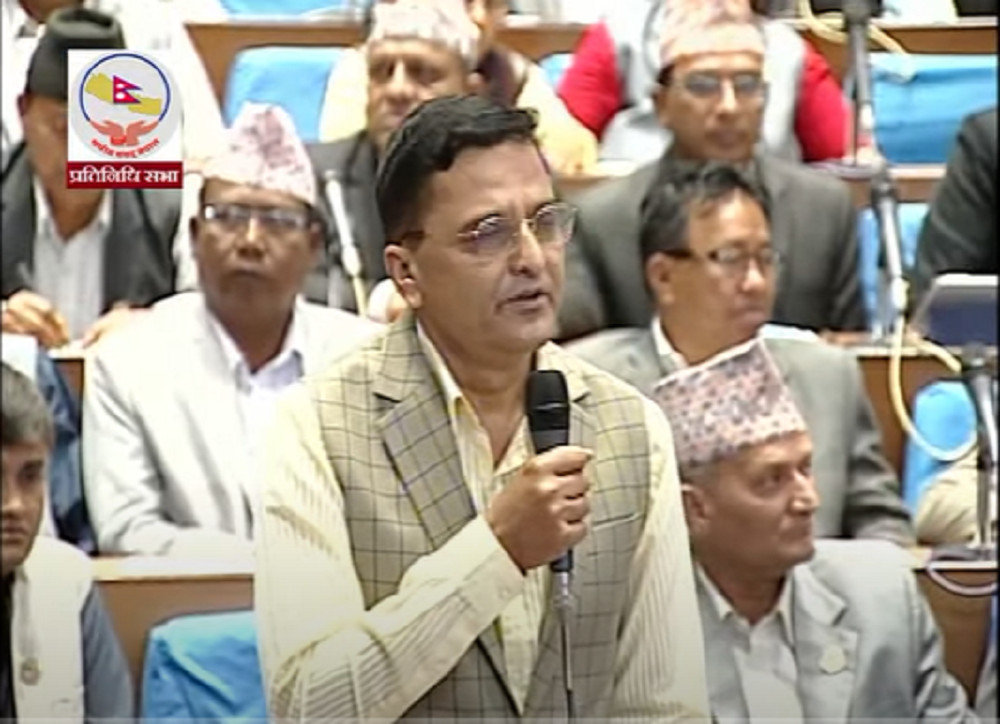 प्रचण्डलाई योगेशको चेतावनी– धेरै झ्वाँक नचलाउनुस्, कन्टेन्टमा छलफल गर्ने हो ?