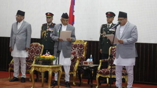 प्रधानन्यायाधीश कार्कीले राष्ट्रपतिसँग लिए शपथ