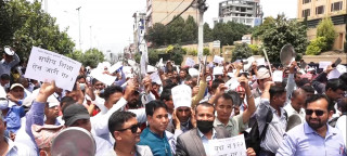 सामुदायिक विद्यालय बन्दको कार्यक्रम फिर्ता