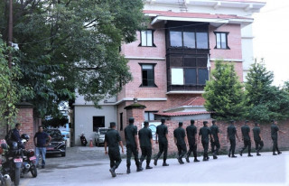ललिता निवासको जग्गा तारबार गर्ने भन्दै महानगरपालिकाको टोली पुग्यो बालुवाटार