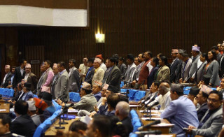 प्रधानमन्त्रीको अभिव्यक्तिले दुवै सदनमा गतिरोध कायमै, राजीनामा दिनैपर्ने अडानबाट एमाले पछी हटेन(खासखबर)