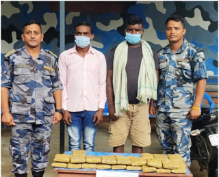 १५ किलो चरेससहित वीरगन्जबाट दुई जना पक्राउ