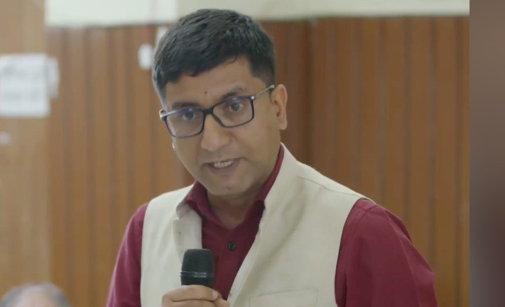 रवीको काँधमा बन्दुक राखेर ओली र प्रचण्डले पड्काएका हुन: नेता सिवकोटी