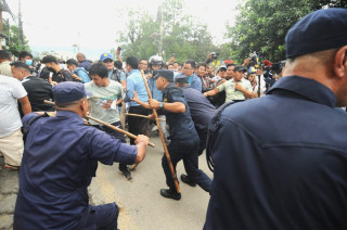 अधिवक्ता भगवती पाण्डेलाई पक्राउ गर्न माग गर्दै प्रदर्शन, २८ जना पक्राउ