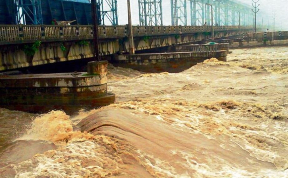 कोशी नदीमा पानीको बहाव बढ्यो, ब्यारेजका ५६ वटै ढोका खोलिए