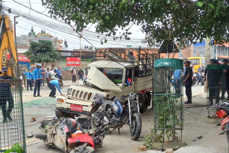 जडीबुटी दुर्घटना : लेन क्रस गर्ने मोटरसाइकल चालक पक्राउ
