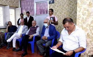 कांग्रेस सस्थापन इतर समुहको बैठक सुरु, यी नेताहरुको छन् सहभागी ..