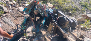 दार्चुलाको राताकाठा भिरमा मिनीट्रक दुर्घटना हुँदा  एक जनाको मृत्यु 
