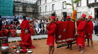 आज दशैंको सातौ दिन दशैघरमा फूलपाती भित्राइयो, टुँडिखेलमा सेनाको फुलपाती बढाइँ,दानवहरुको नष्ट गर्न देवीको कालरात्री स्वरुप(खासखबर)