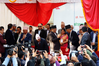कांग्रेसले आयोजना गरेको चियापानमा शीर्ष नेताको जमघट, चियापानको संस्कृतिले दलहरूप्रतिको आपसी एकतालाई अभिप्रेरित गरेको दलहरुको टिप्पणाी (खासखबर)