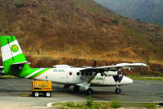 विमानस्थलमै हानाहान गर्ने दुई पाइलटको लाइसेन्स निलम्बन