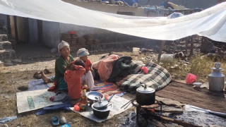 अत्यधिक जाडोका कारण दुईजना भुकम्प पीडितको मृत्यु