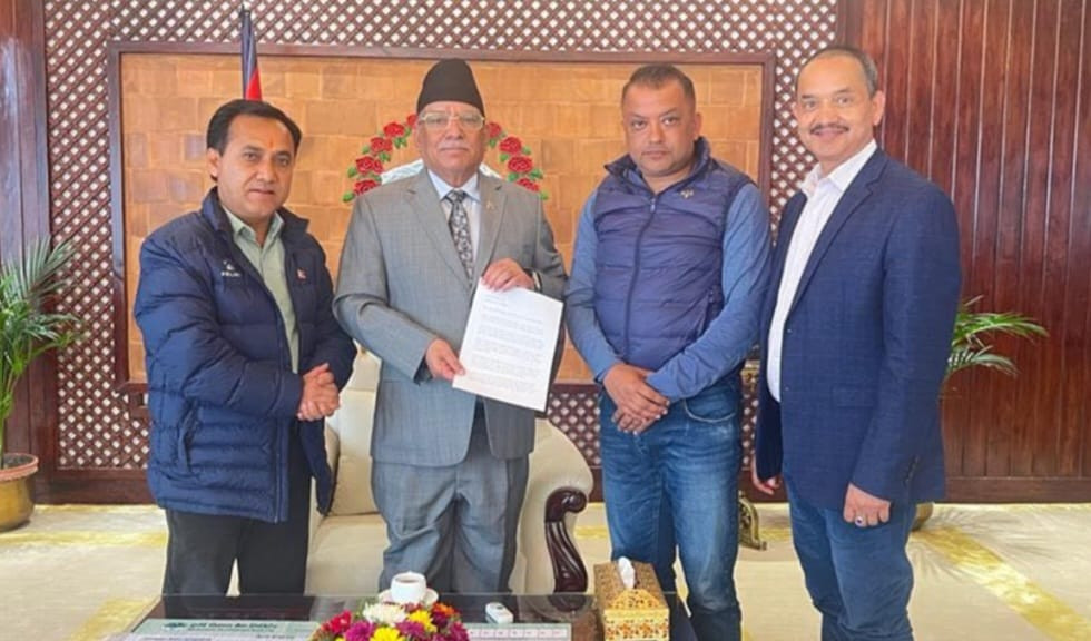 कांग्रेस महामन्त्रीद्वय गगन–विश्वले बुझाए प्रधानमन्त्रीलाई ध्यानाकर्षणपत्र