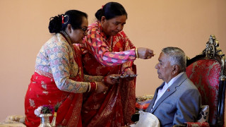 राष्ट्रपति पौडेलले बहिनीहरुबाट लगाउनुभयो भाइटिका