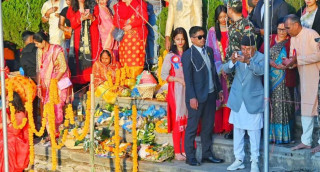 राष्ट्रपति पौडेलद्वारा गौरीघाट र कमलपोखरीमा छठ पूजा