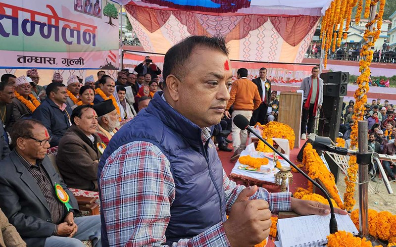 पूर्वराजा ज्ञानेन्द्रलाई गगन थापाको चुनौती : ‘हिम्मत भए पार्टी खोलेर चुनाव लड्न आए हुन्छ’