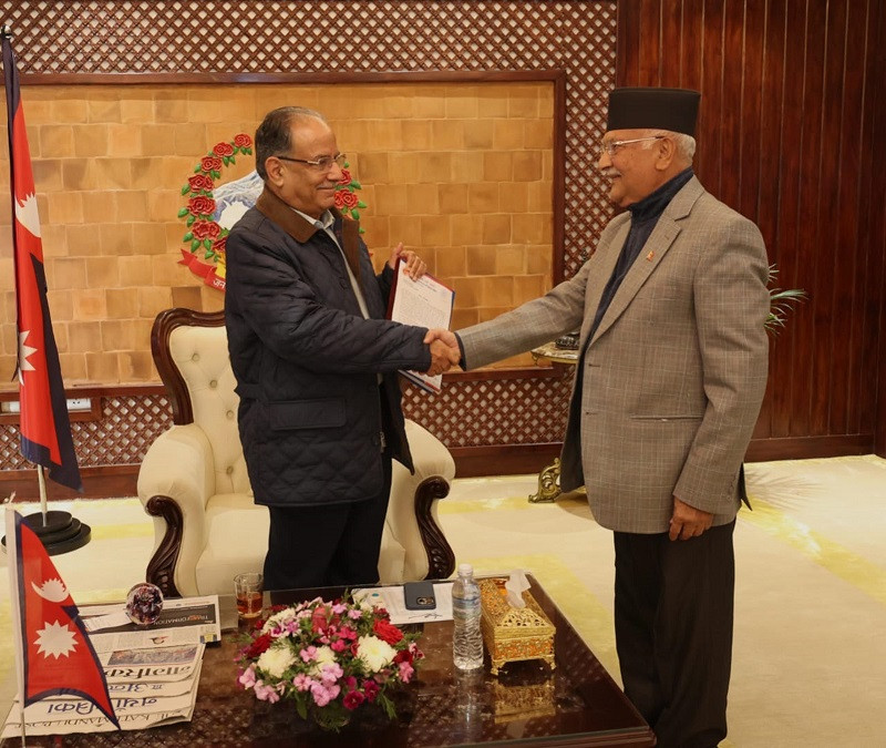 एमालेले सरकारलाई बुझायो ज्ञापनपत्र