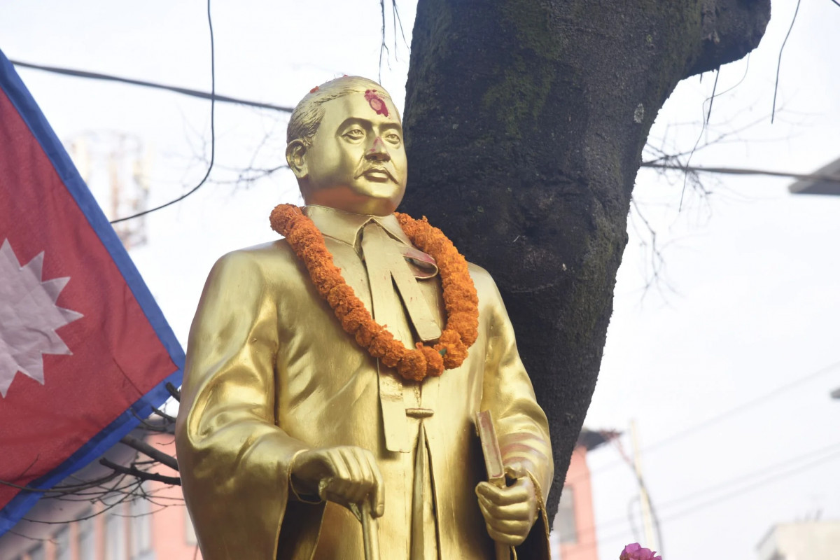शुक्रराज शास्त्रीको शालिकमा माल्यार्पण गर्दै शहीद सप्ताह सुरु