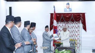 निर्वाचन आयोगले राष्ट्रपतिलाई बुझायो राष्ट्रियसभा निर्वाचनको प्रतिवेदन
