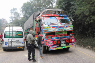 गायिका रचना रिमाल सवार स्कार्पियो दुर्घटना, कस्तो छ अबस्था ?