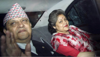 पूर्वराजा ज्ञानेन्द्र शाह र पूर्वरानी कोमल निजी भ्रमणका लागि चितवन प्रस्थान