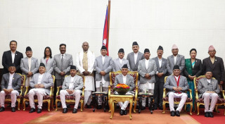 मन्त्रीमण्डल हेरफेर गर्न गठवन्धनबाटै दवाव,प्रधानमन्त्रीसंग मन्त्रीहरुको टकराव बढ्दो,तत्काल पद छाड्न आनाकानी,प्रतिपक्षीको आरोप कायमै(खासखबर)