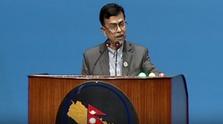 ‘हामी विषै पिएर साथमा हुँदापनि बाटैमा छाड्नुभयो,अब ओली र देउवा मिले के गर्नुहुन्छ?’