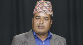 प्रचण्ड सत्ताभन्दा बाहिर बस्नै नचाहने चरित्रको व्यक्ति हुन्: महेश बस्नेत