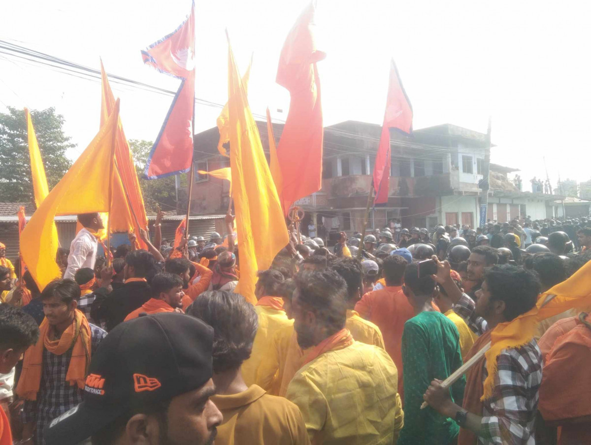 विराटनगरमा तनाब, प्रहरीले गर्‍यो हवाई फायर