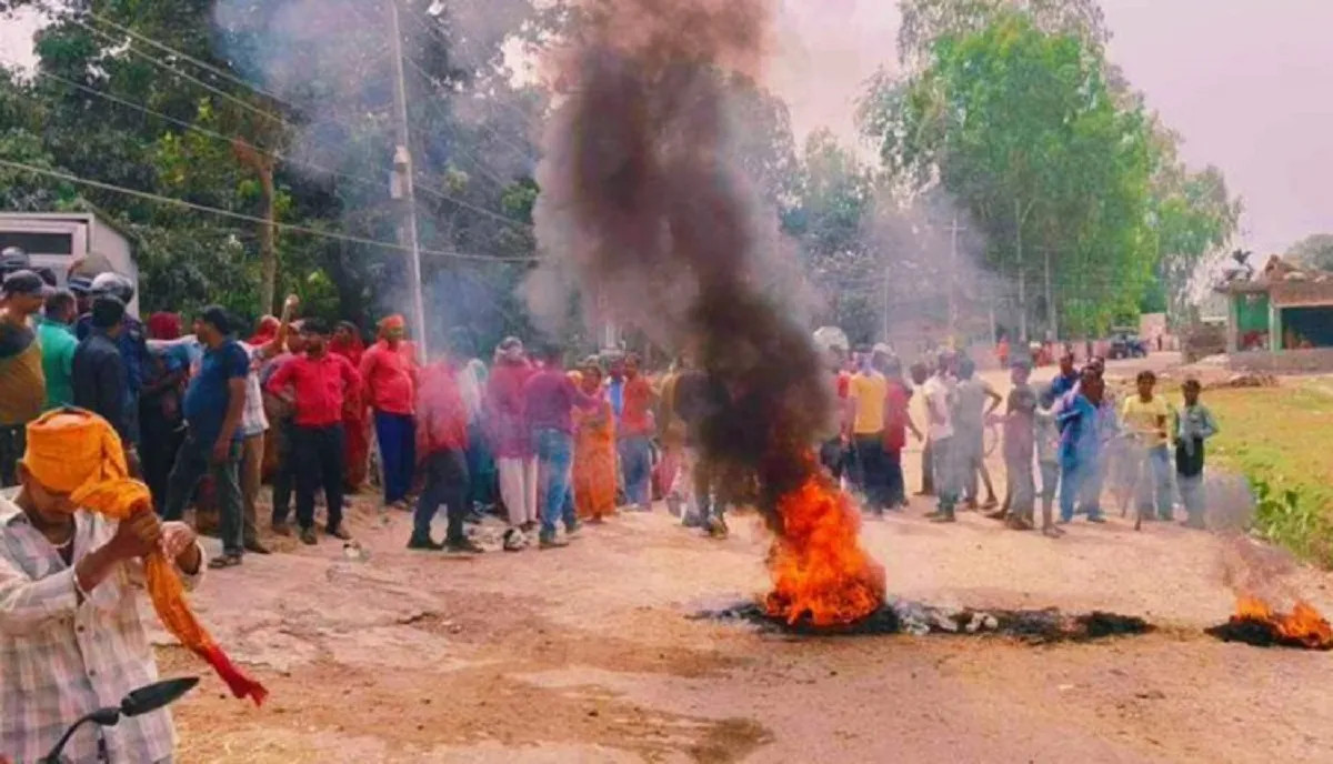 धनुषामा दोहोरो झडपले तनाब उत्पन्न, ७ राउण्ड अश्रुग्यास प्रहार